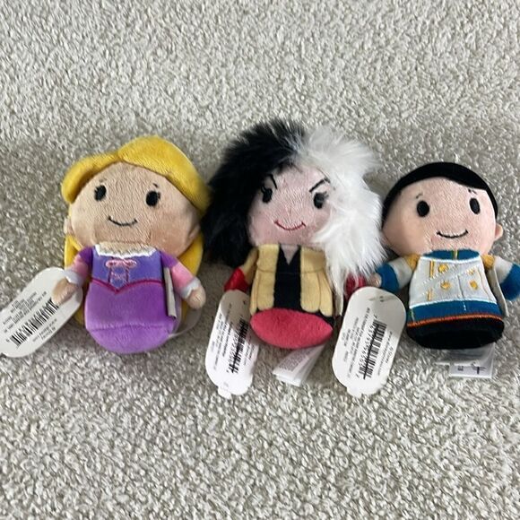 Hallmark Itty Bittys Disney Preince Eric Rapunzel & Cruella De Vil New Set Of 3 - Picture 9 of 10